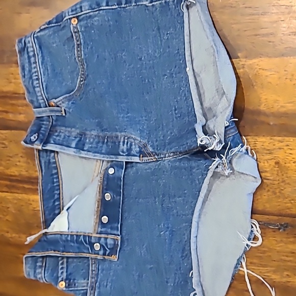 Levi’s 501 Cut Off Jean Shorts Size 30 - Picture 2 of 4